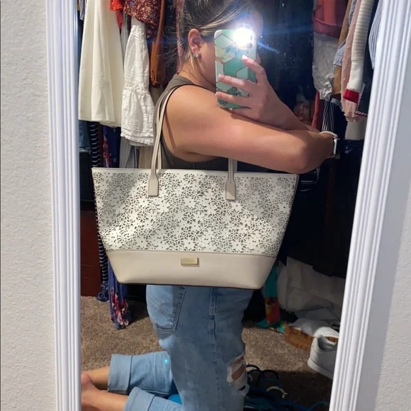 Kate spade beige purse - Picture 3 of 4